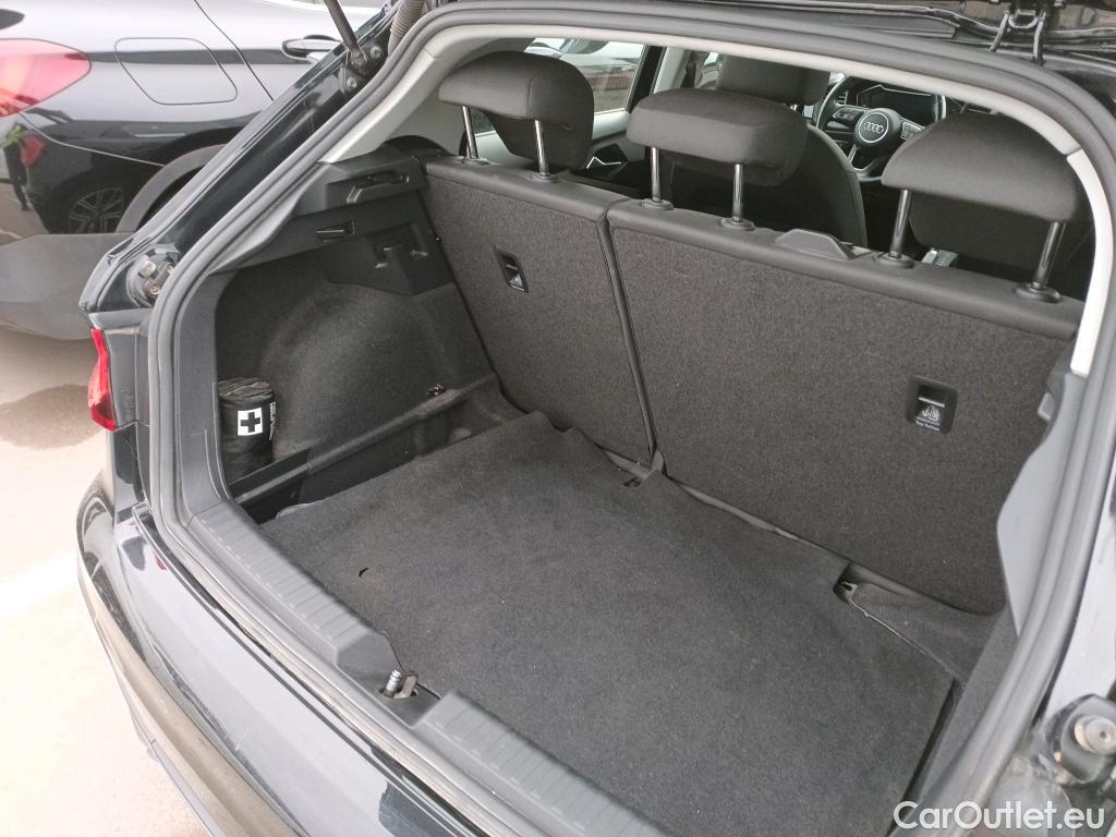  Audi  A1 Sportback AUDI A1 / 2018 / 5P / berlina con portón Sportback S line 30 TFSI 85kW S tronic #3