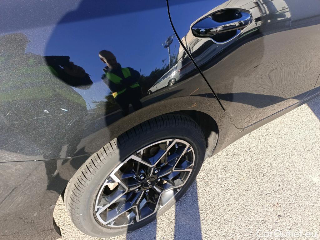  KIA  Cee'd KIA Ceed Tourer / 2021 / 5P / familiar Tourer 1.5 MHEV 118kW(160CV) GT Line DCT #23