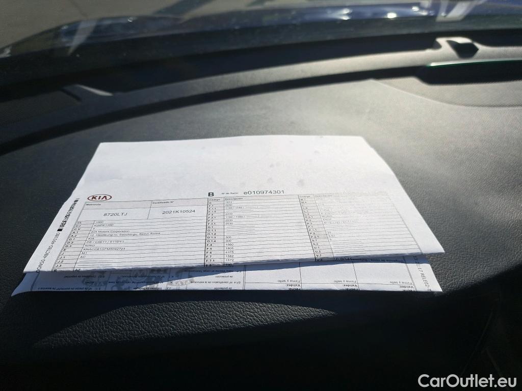  KIA  Niro KIA e- / 2016 / 5P / crossover e- 150kW (204CV) Drive (Long Range) #3