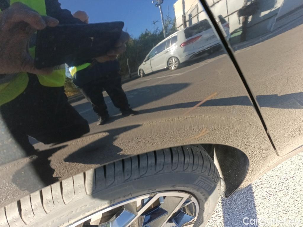  KIA  Cee'd KIA Ceed Tourer / 2021 / 5P / familiar Tourer 1.5 MHEV 118kW(160CV) GT Line DCT #24