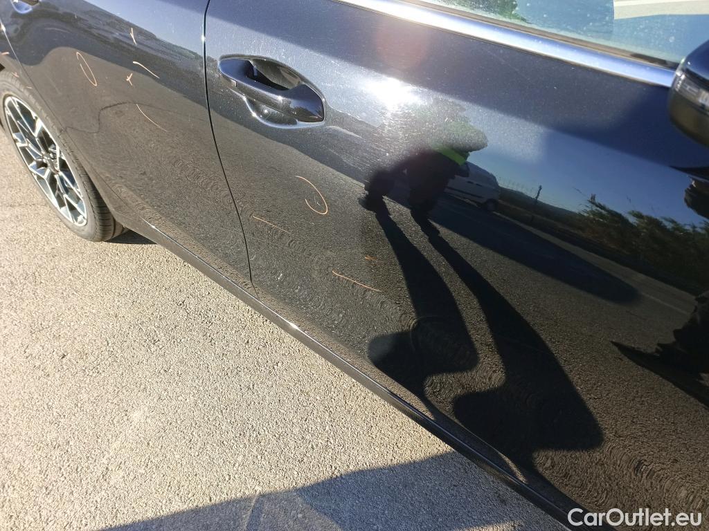  KIA  Cee'd KIA Ceed Tourer / 2021 / 5P / familiar Tourer 1.5 MHEV 118kW(160CV) GT Line DCT #3