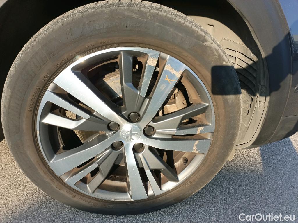  Peugeot  3008 PEUGEOT  Hybrid / 2020 / 5P / todoterreno 225 e-EAT8 Allure #3