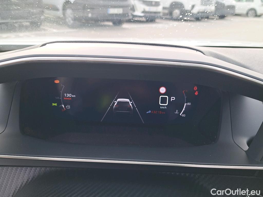  Peugeot  2008 PEUGEOT  / 2019 / 5P / todoterreno Allure Pack Puretech 130 S&S EAT8 (AC) #17