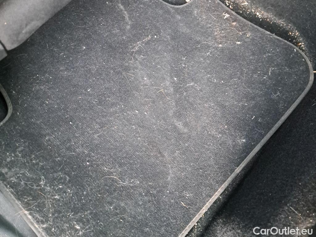  Volkswagen  Tiguan VOLKSWAGEN  / 2020 / 5P / todoterreno Life 2.0 TDI 110kW (150CV) DSG (AC2) #9