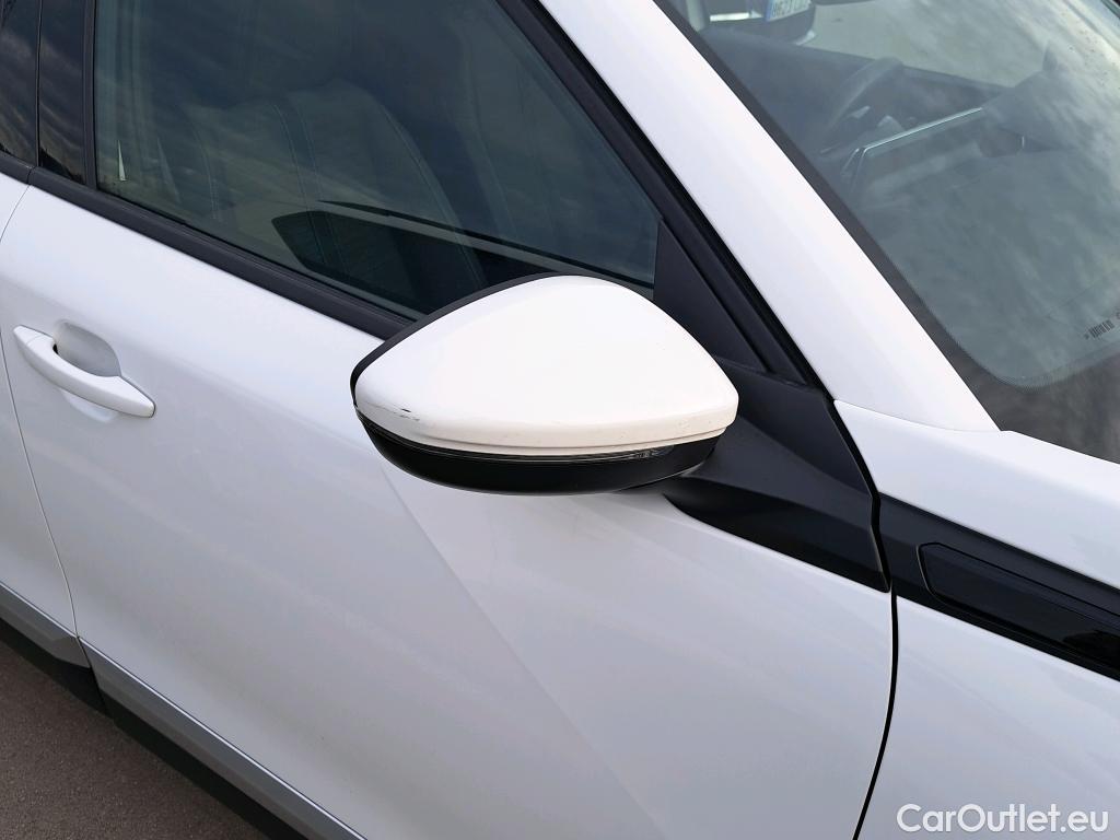  Peugeot  2008 PEUGEOT  / 2019 / 5P / todoterreno Allure Pack Puretech 130 S&S EAT8 (AC) #11