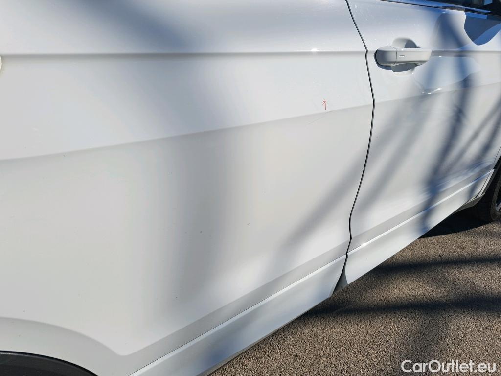  Volkswagen  T-CROSS VOLKSWAGEN  / 2018 / 5P / todoterreno Sport 1.5 TSI 110kW (150CV) DSG #18