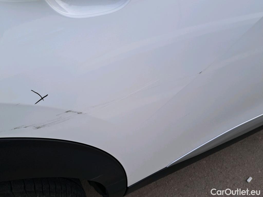  Peugeot  2008 PEUGEOT  / 2019 / 5P / todoterreno Allure Pack Puretech 130 S&S EAT8 (AC) #4