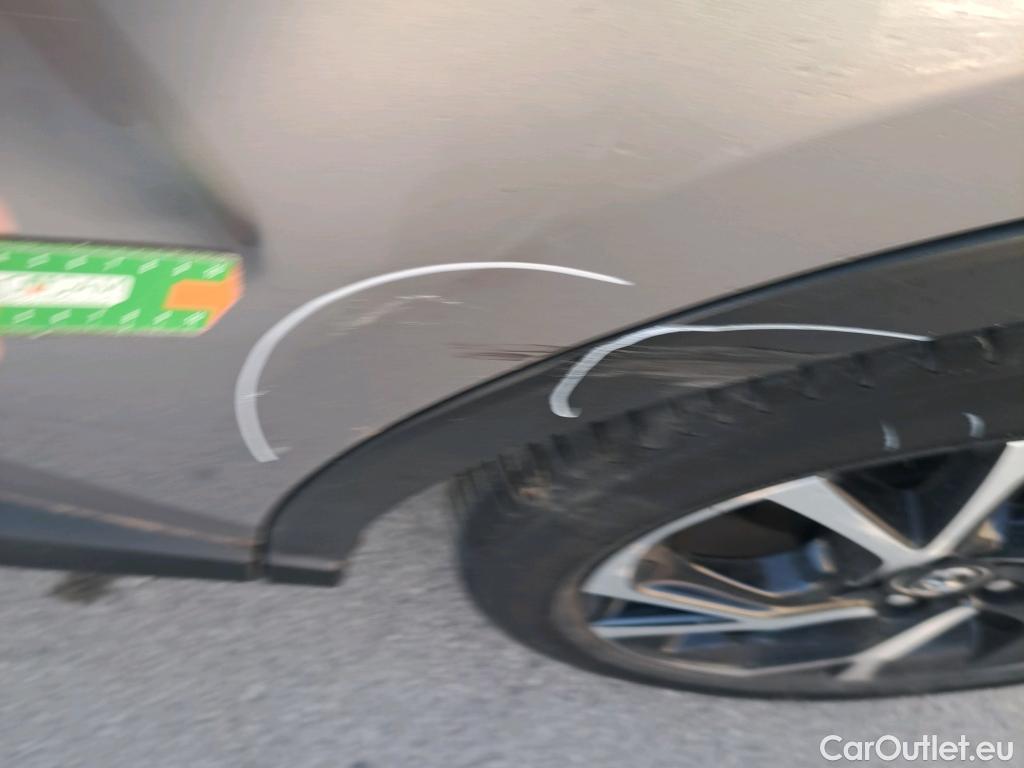  Toyota  C-HR TOYOTA  / 2016 / 5P / todoterreno 1.8 125H Advance (CX) #41