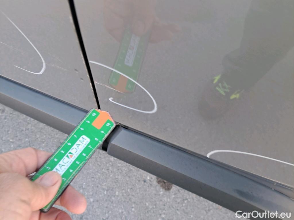  Toyota  C-HR TOYOTA  / 2016 / 5P / todoterreno 1.8 125H Advance (CX) #42