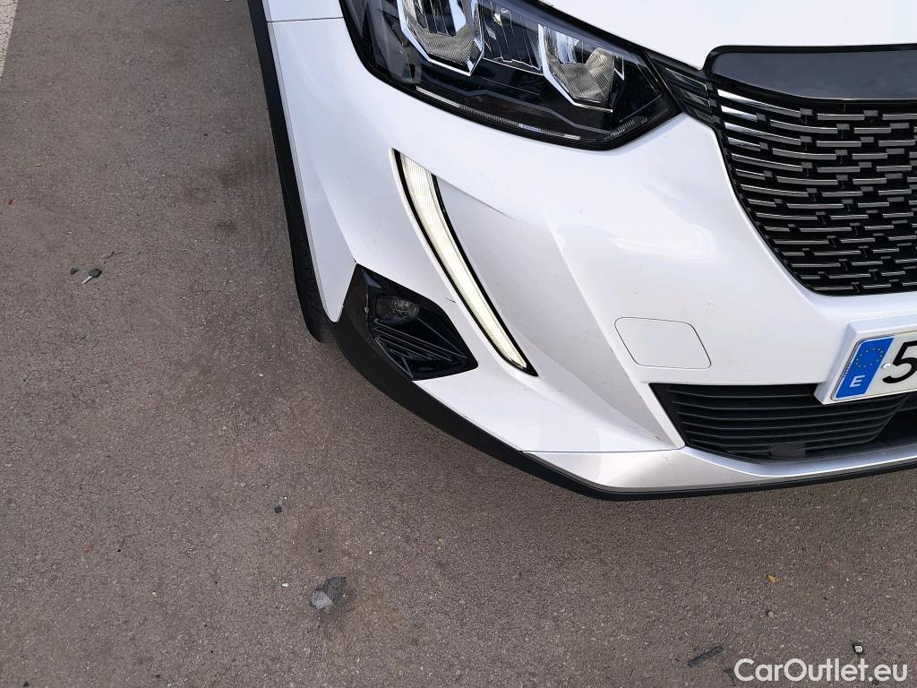  Peugeot  2008 PEUGEOT  / 2019 / 5P / todoterreno Allure Pack Puretech 130 S&S EAT8 (AC) #9