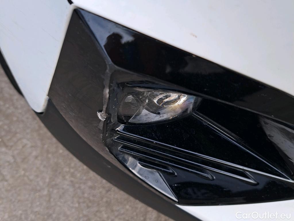  Peugeot  2008 PEUGEOT  / 2019 / 5P / todoterreno Allure Pack Puretech 130 S&S EAT8 (AC) #10