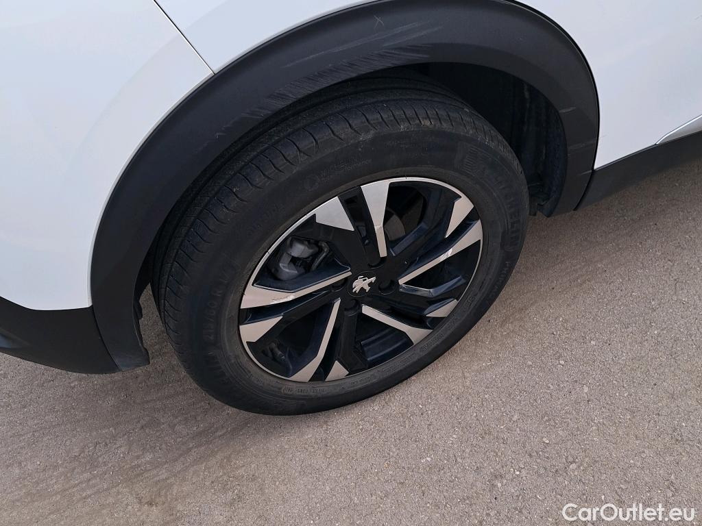  Peugeot  2008 PEUGEOT  / 2019 / 5P / todoterreno Allure Pack Puretech 130 S&S EAT8 (AC) #1