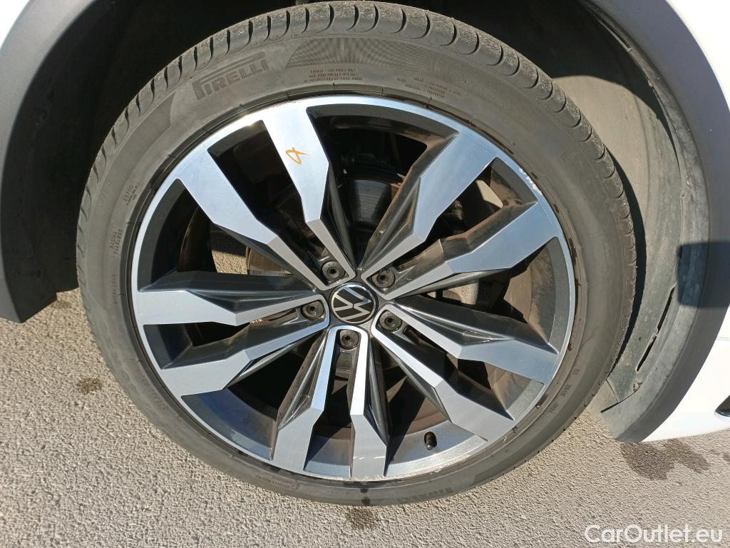  Volkswagen  Tiguan VOLKSWAGEN  / 2020 / 5P / todoterreno R-Line 2.0 TDI 110kW (150CV) DSG 4Motion #1
