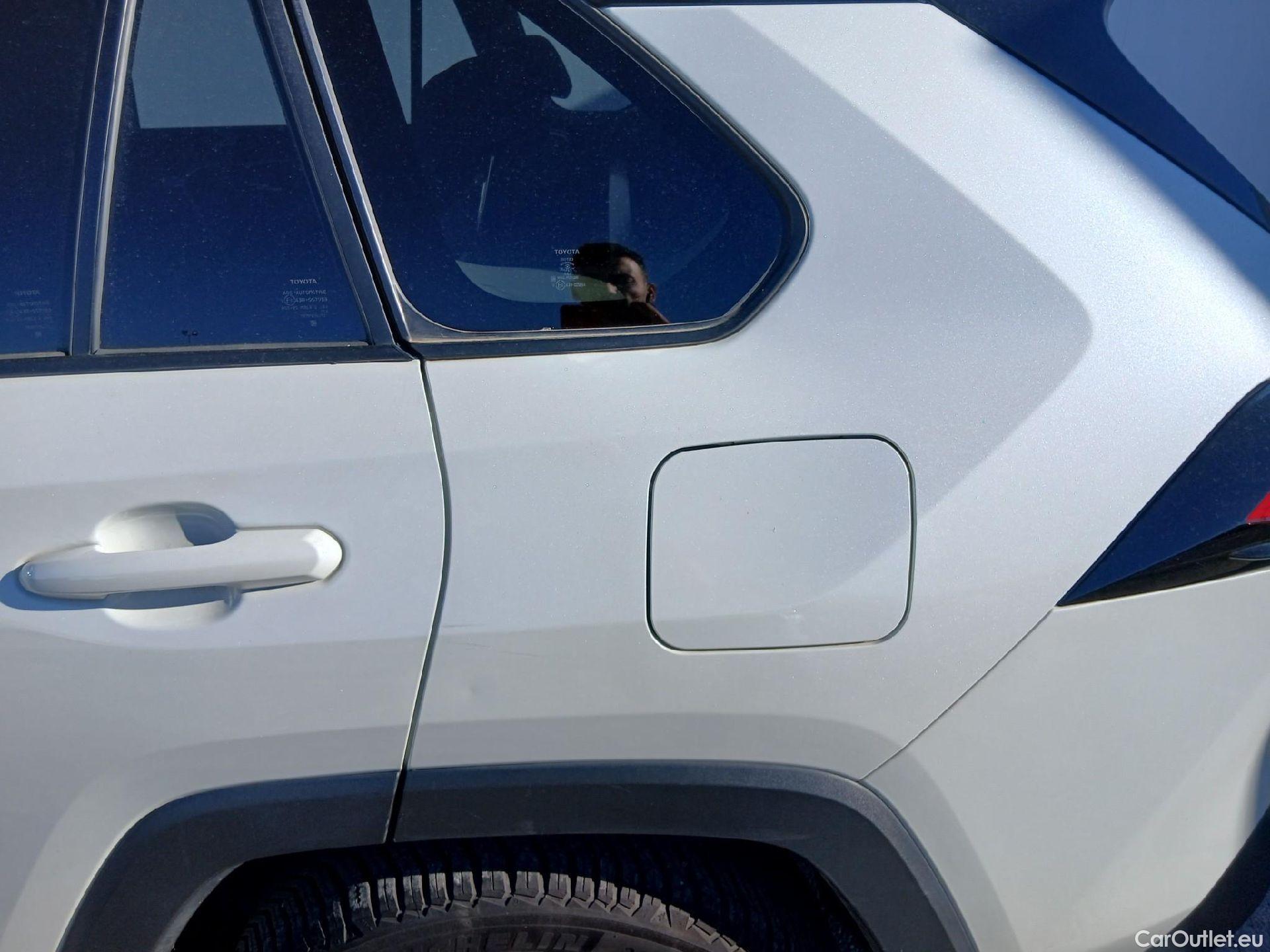  Toyota  RAV4 TOYOTA  / 2018 / 5P / todoterreno 2.5l 220H Advance #11