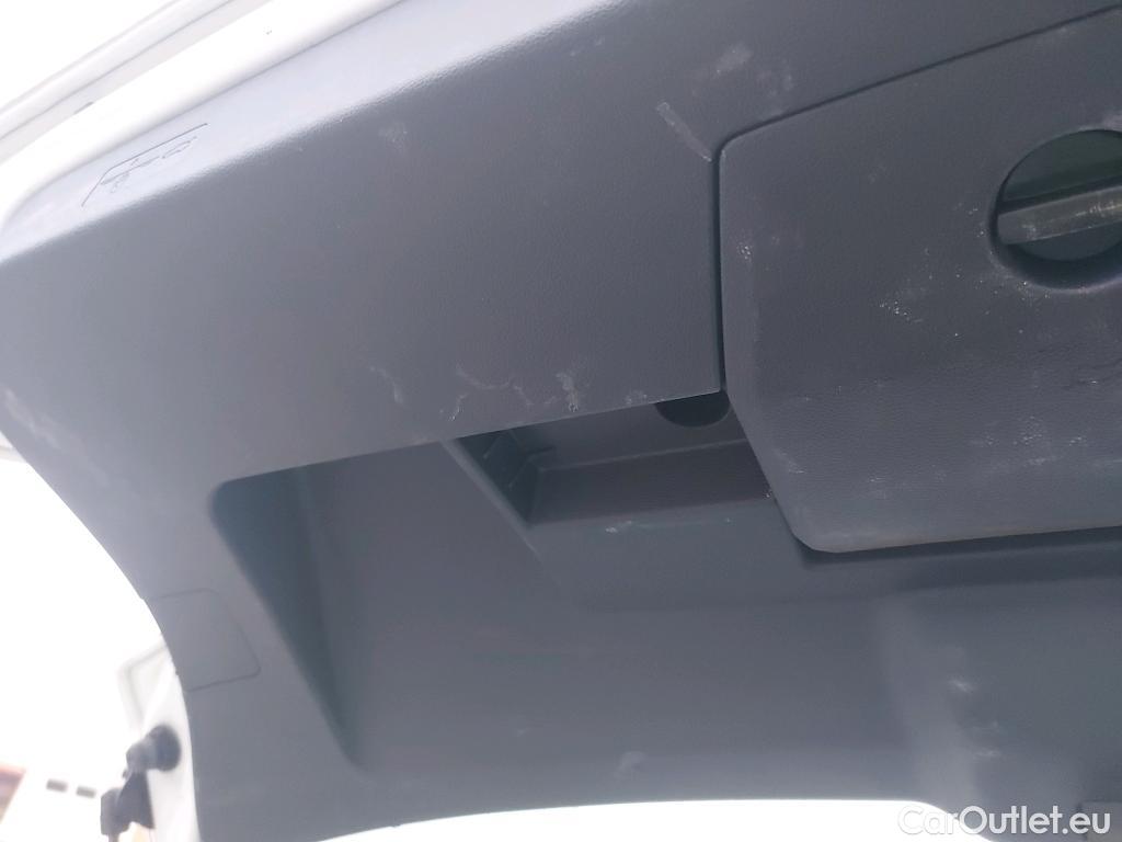  Volkswagen  Polo VOLKSWAGEN  / 2021 / 5P / berlina con portón Life 1.0 TSI 70kW (95CV) #27