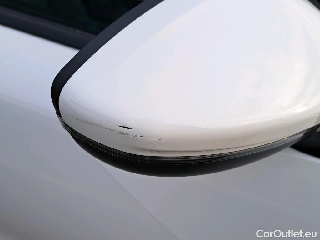  Peugeot  2008 PEUGEOT  / 2019 / 5P / todoterreno Allure Pack Puretech 130 S&S EAT8 (AC) #12