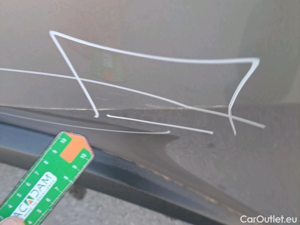  Toyota  C-HR TOYOTA  / 2016 / 5P / todoterreno 1.8 125H Advance (CX) #40