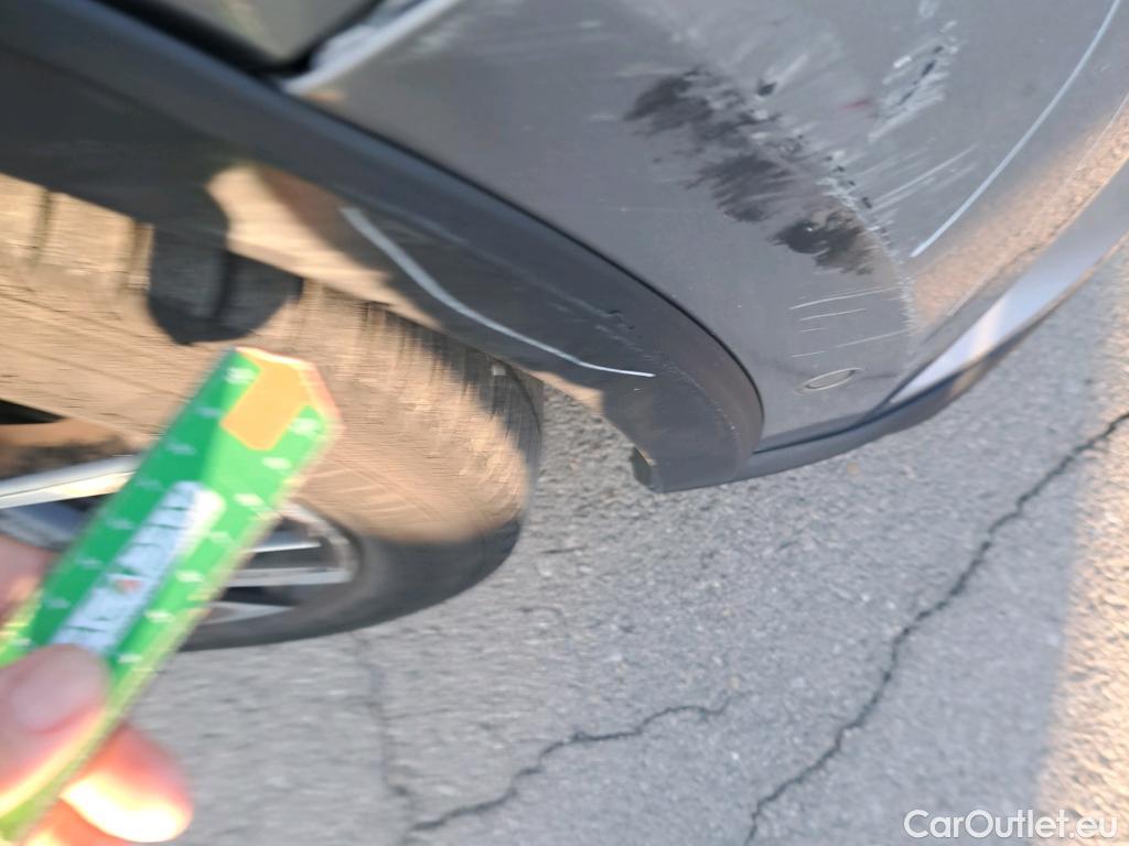  Toyota  C-HR TOYOTA  / 2016 / 5P / todoterreno 1.8 125H Advance (CX) #106