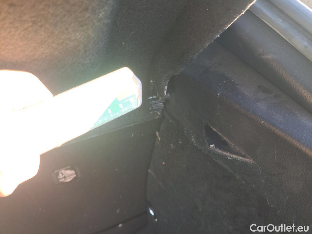  Toyota  C-HR TOYOTA  / 2016 / 5P / todoterreno 1.8 125H Advance (CX) #5