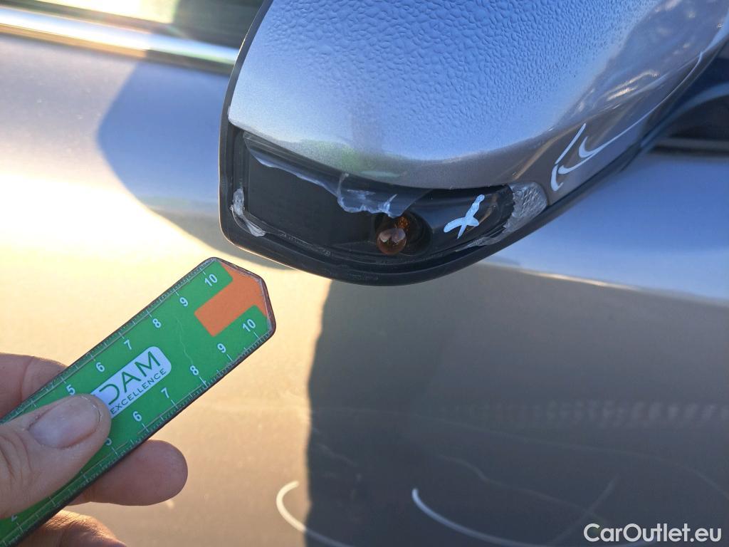  Toyota  C-HR TOYOTA  / 2016 / 5P / todoterreno 1.8 125H Advance (CX) #78