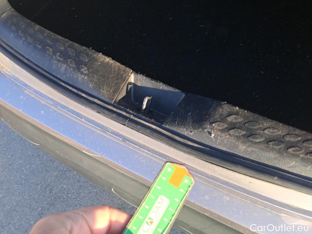  Toyota  C-HR TOYOTA  / 2016 / 5P / todoterreno 1.8 125H Advance (CX) #65