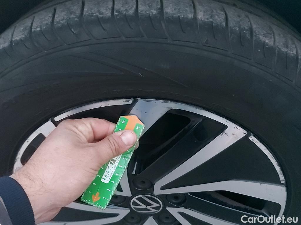  Volkswagen  Polo VOLKSWAGEN  / 2021 / 5P / berlina con portón Life 1.0 TSI 70kW (95CV) #37