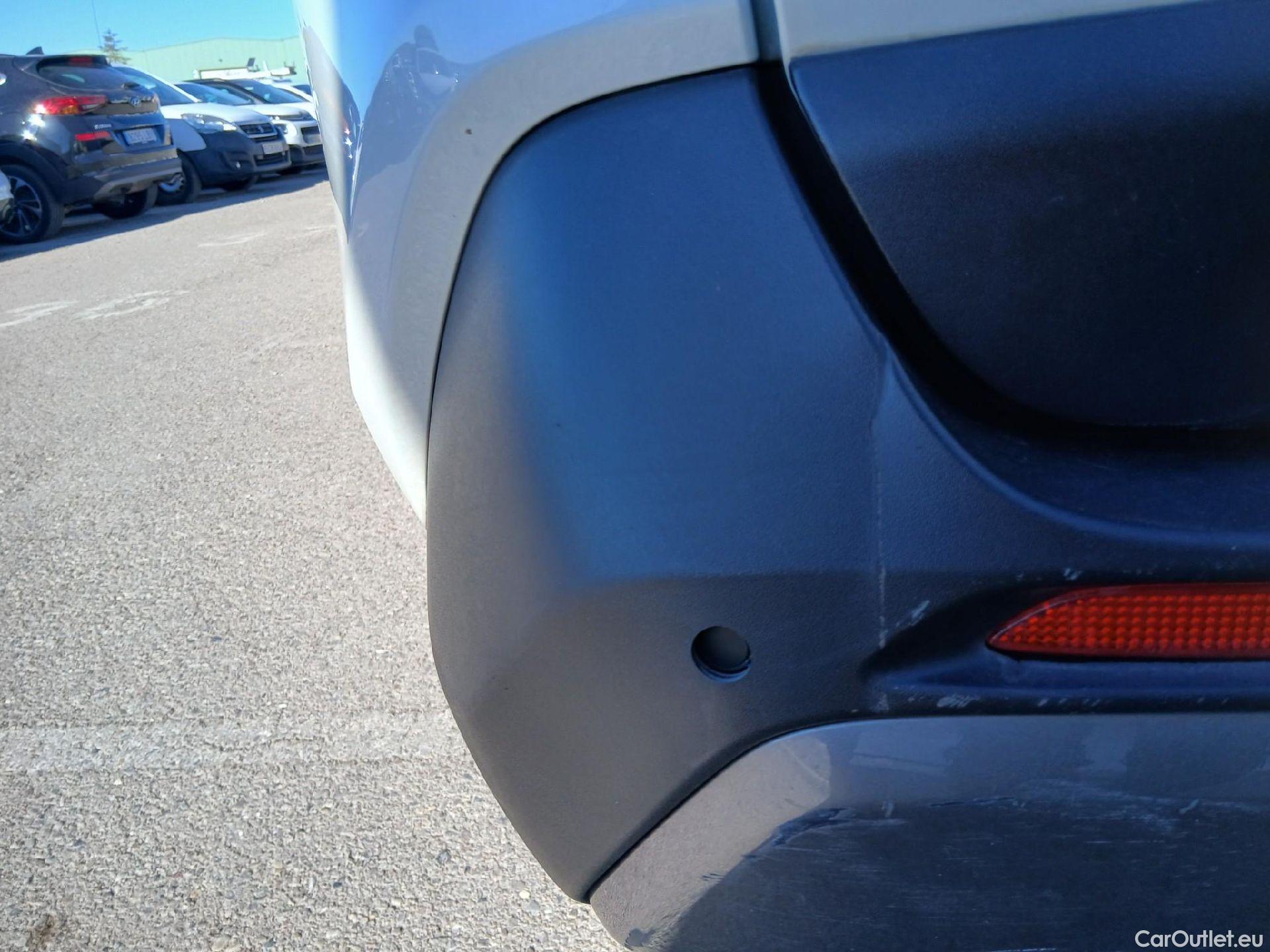  Toyota  RAV4 TOYOTA  / 2018 / 5P / todoterreno 2.5l 220H Advance #16