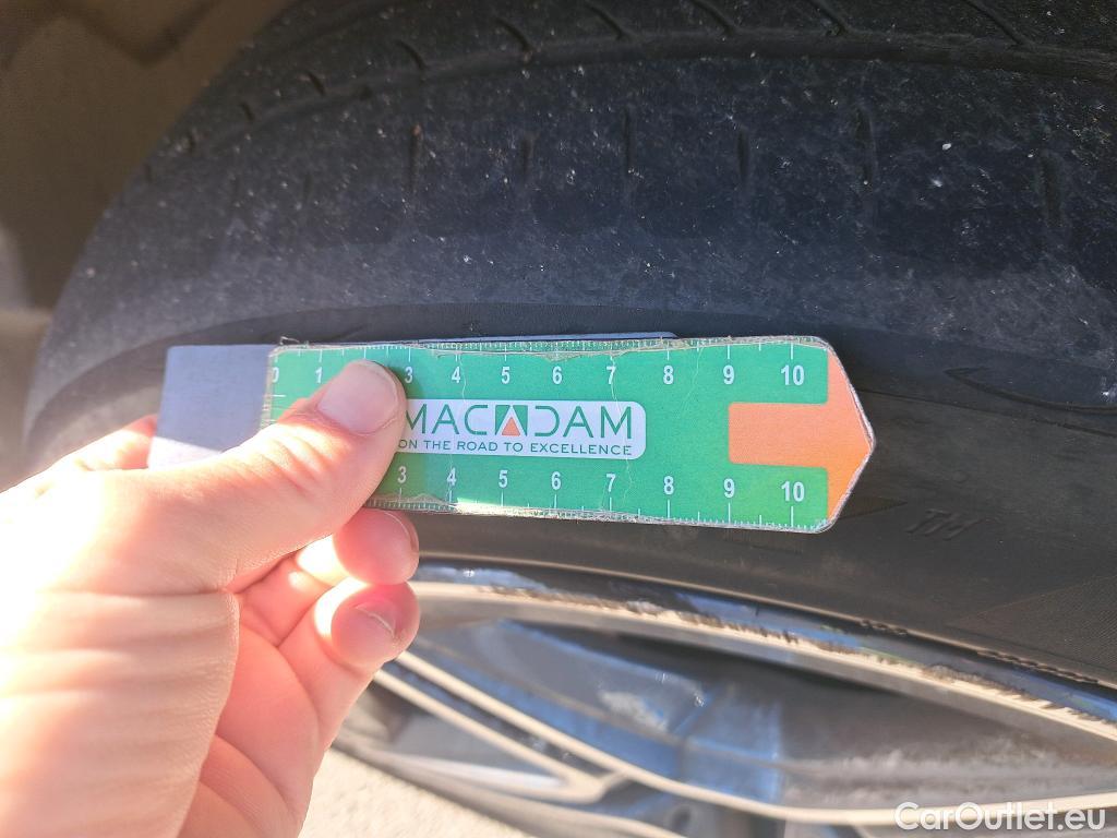  Mercedes  G-Klasee MERCEDES-BENZ Clase GLC / 2019 / 5P / todoterreno GLC 300 de 4MATIC #4