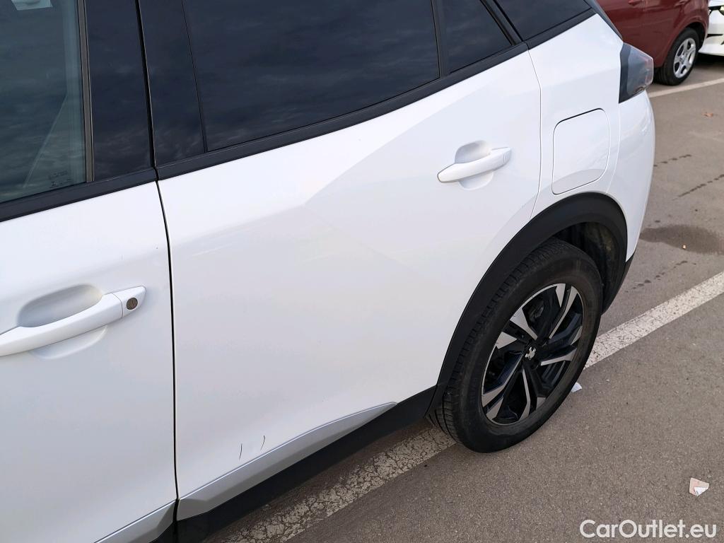  Peugeot  2008 PEUGEOT  / 2019 / 5P / todoterreno Allure Pack Puretech 130 S&S EAT8 (AC) #19