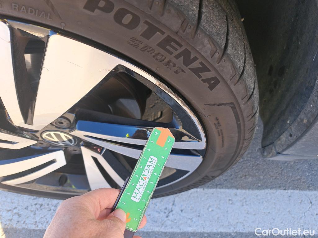  Volkswagen  T-CROSS VOLKSWAGEN  / 2018 / 5P / todoterreno Sport 1.5 TSI 110kW (150CV) DSG #2