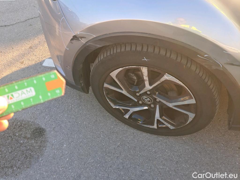  Toyota  C-HR TOYOTA  / 2016 / 5P / todoterreno 1.8 125H Advance (CX) #50