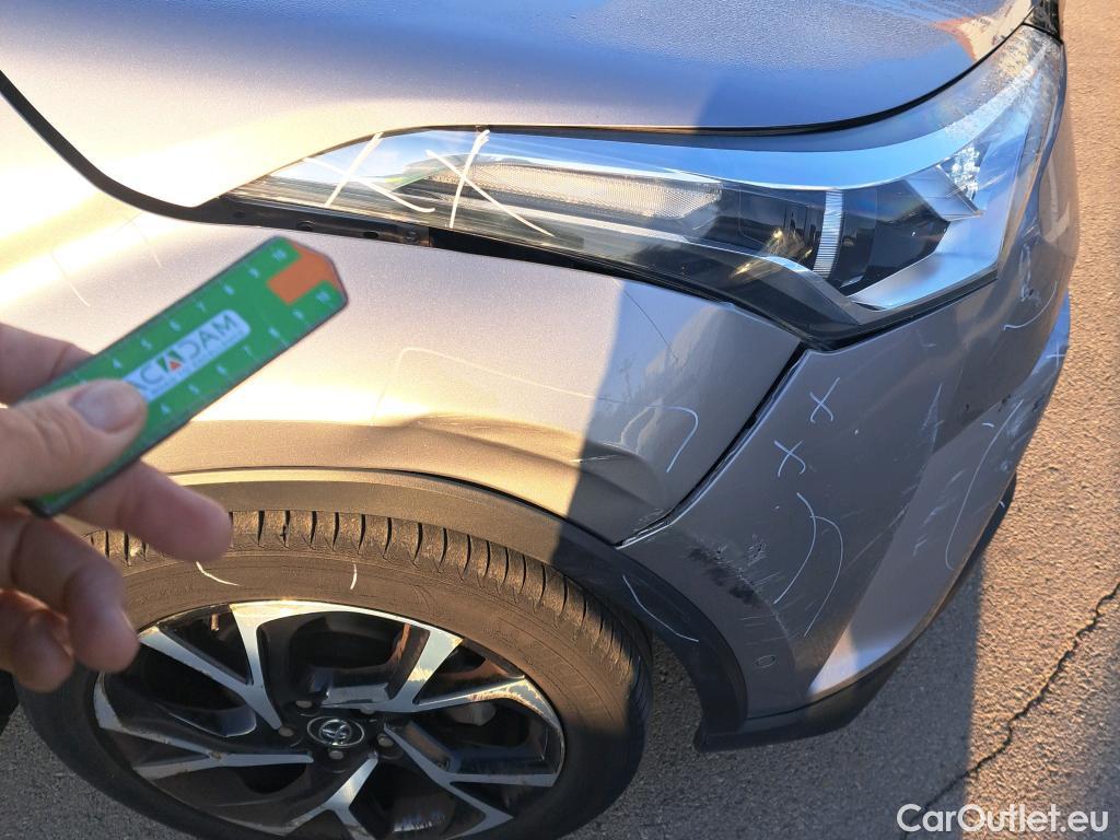  Toyota  C-HR TOYOTA  / 2016 / 5P / todoterreno 1.8 125H Advance (CX) #1