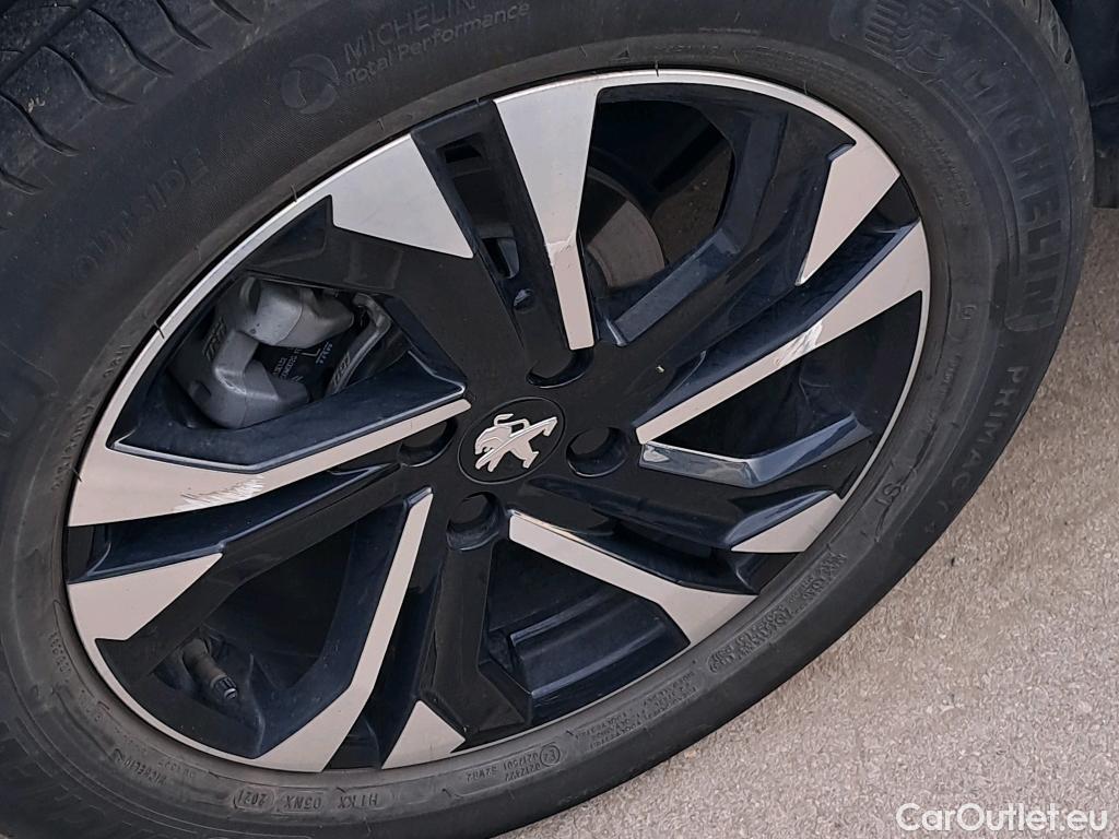  Peugeot  2008 PEUGEOT  / 2019 / 5P / todoterreno Allure Pack Puretech 130 S&S EAT8 (AC) #2