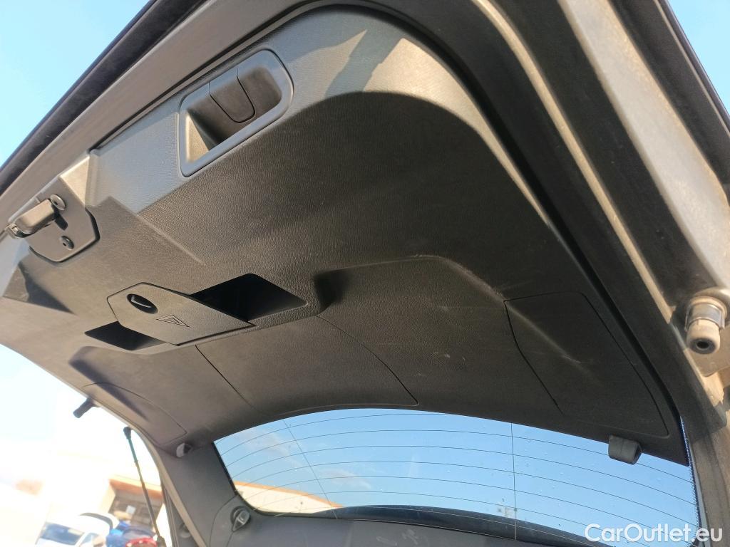  Peugeot  3008 PEUGEOT  Hybrid / 2020 / 5P / todoterreno 225 e-EAT8 Allure #17