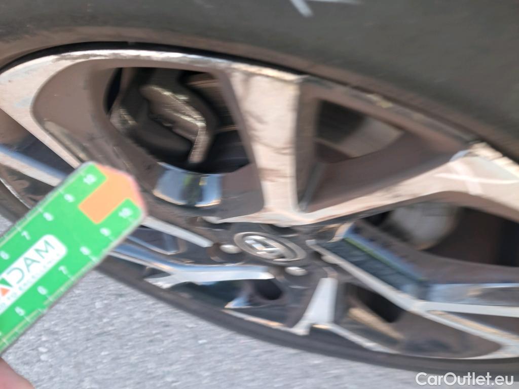  Toyota  C-HR TOYOTA  / 2016 / 5P / todoterreno 1.8 125H Advance (CX) #51