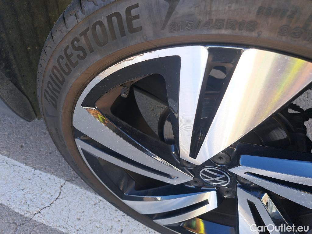  Volkswagen  T-CROSS VOLKSWAGEN  / 2018 / 5P / todoterreno Sport 1.5 TSI 110kW (150CV) DSG #29