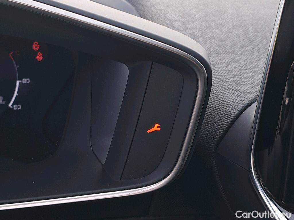  Peugeot  2008 PEUGEOT  / 2019 / 5P / todoterreno Allure Pack Puretech 130 S&S EAT8 (AC) #18