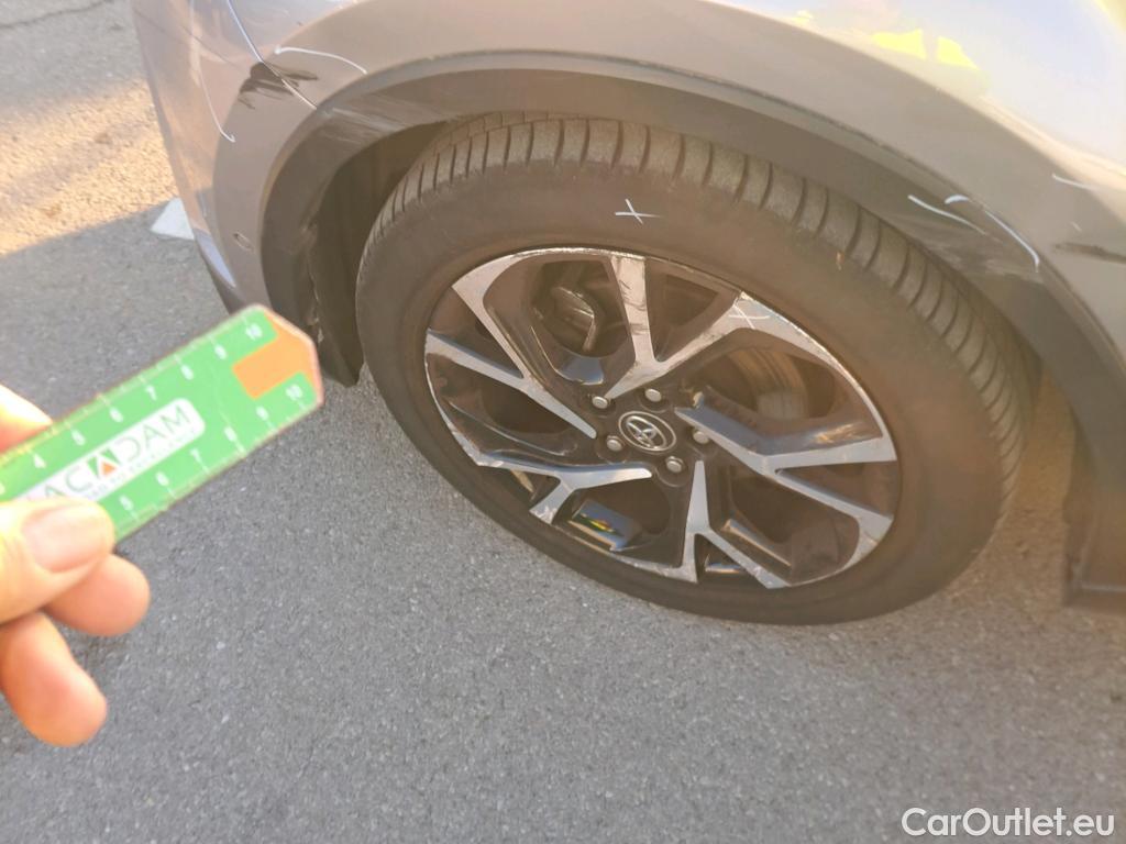  Toyota  C-HR TOYOTA  / 2016 / 5P / todoterreno 1.8 125H Advance (CX) #22