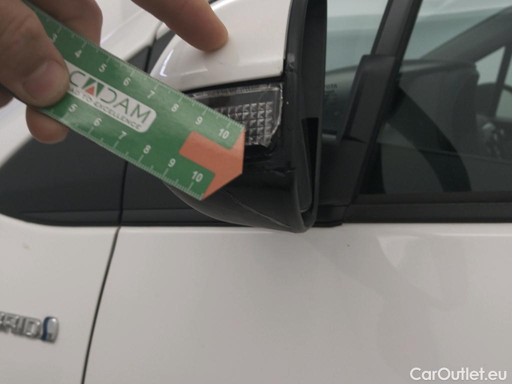  Toyota  Yaris TOYOTA  / 2017 / 5P / berlina con portón 1.5 100H Active #20