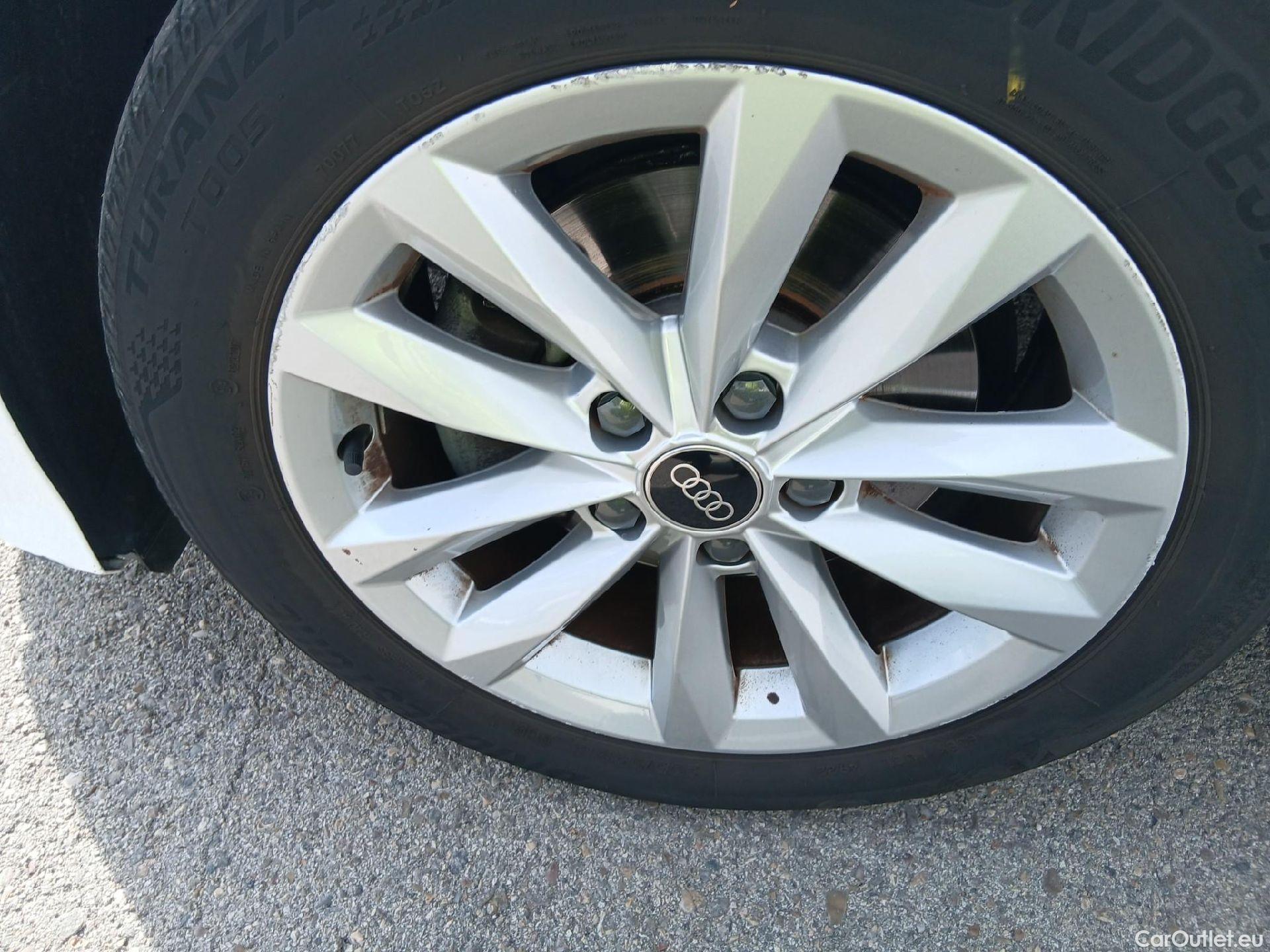  Audi  A3 AUDI  / 2020 / 5P / berlina con portón Sportback 30 TFSI 81kW (110CV) S tronic #5