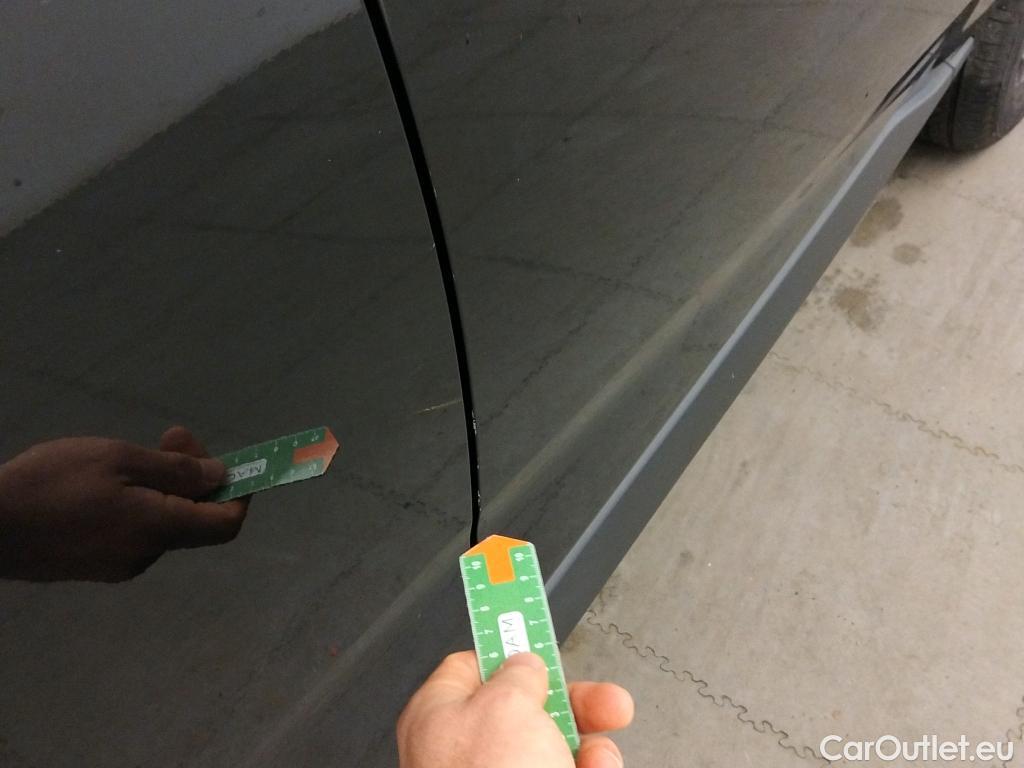  Toyota  RAV4 TOYOTA  / 2018 / 5P / todoterreno 2.5l 220H Advance #31