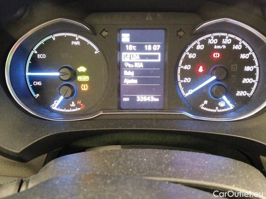  Toyota  Yaris TOYOTA  / 2017 / 5P / berlina con portón 1.5 100H Active #19