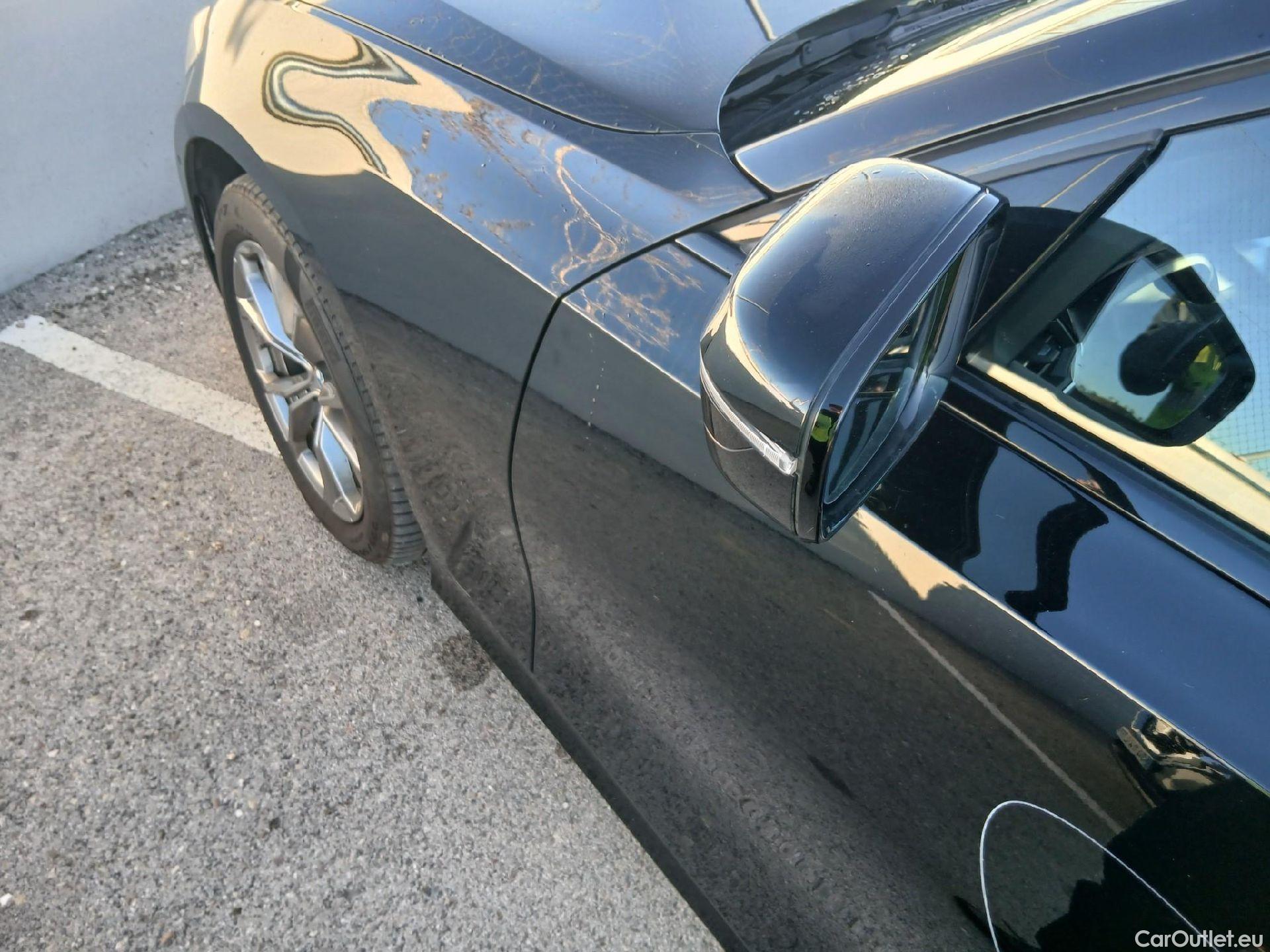  Bmw  Serie 3 BMW  / 2018 / 4P / sedán 318d Auto. #17