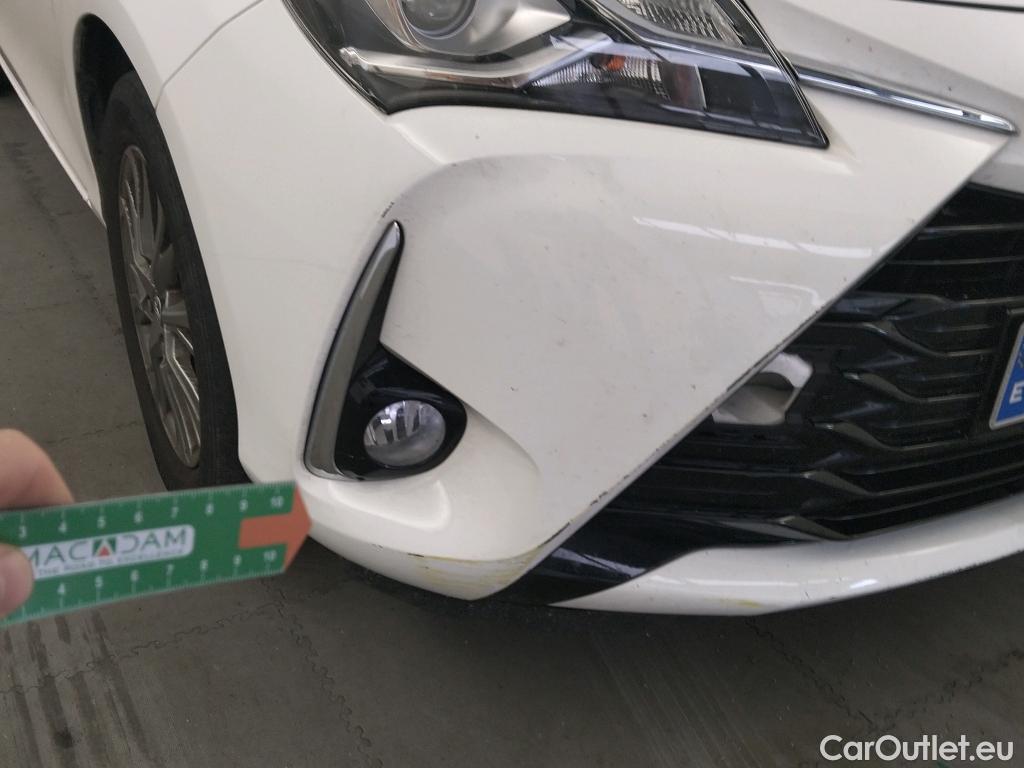  Toyota  Yaris TOYOTA  / 2017 / 5P / berlina con portón 1.5 100H Active #16