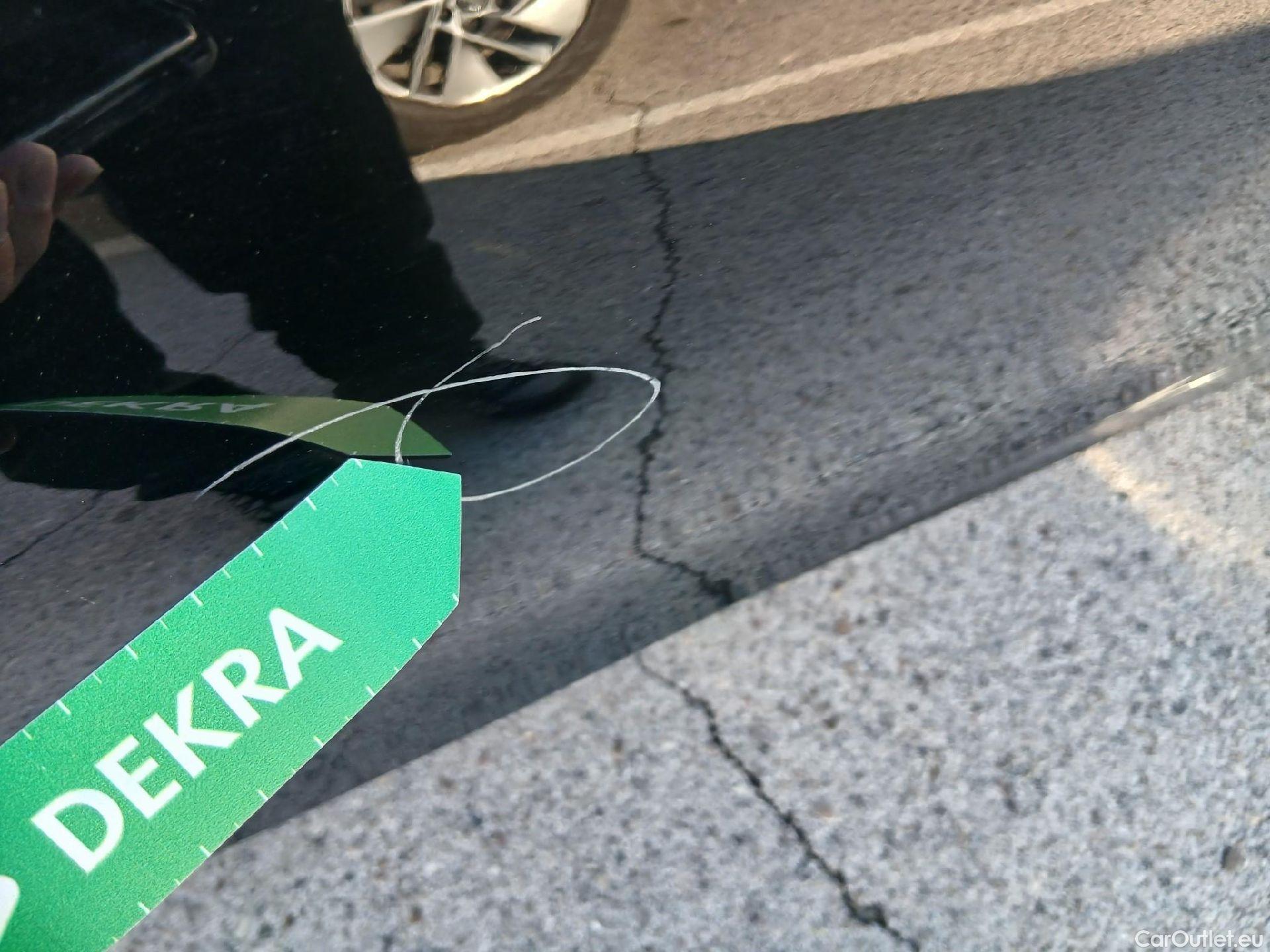  Bmw  Serie 3 BMW  / 2018 / 4P / sedán 318d Auto. #20