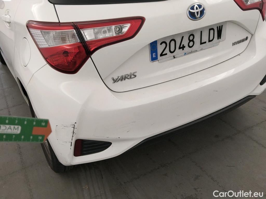  Toyota  Yaris TOYOTA  / 2017 / 5P / berlina con portón 1.5 100H Active #12