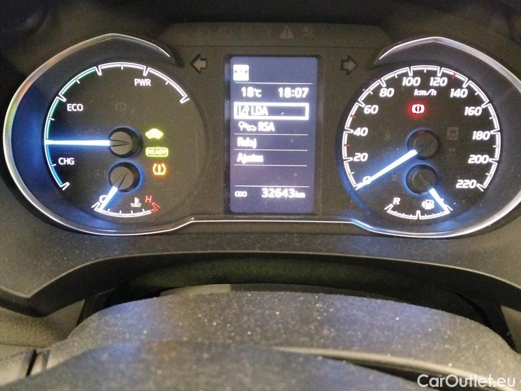  Toyota  Yaris TOYOTA  / 2017 / 5P / berlina con portón 1.5 100H Active #18