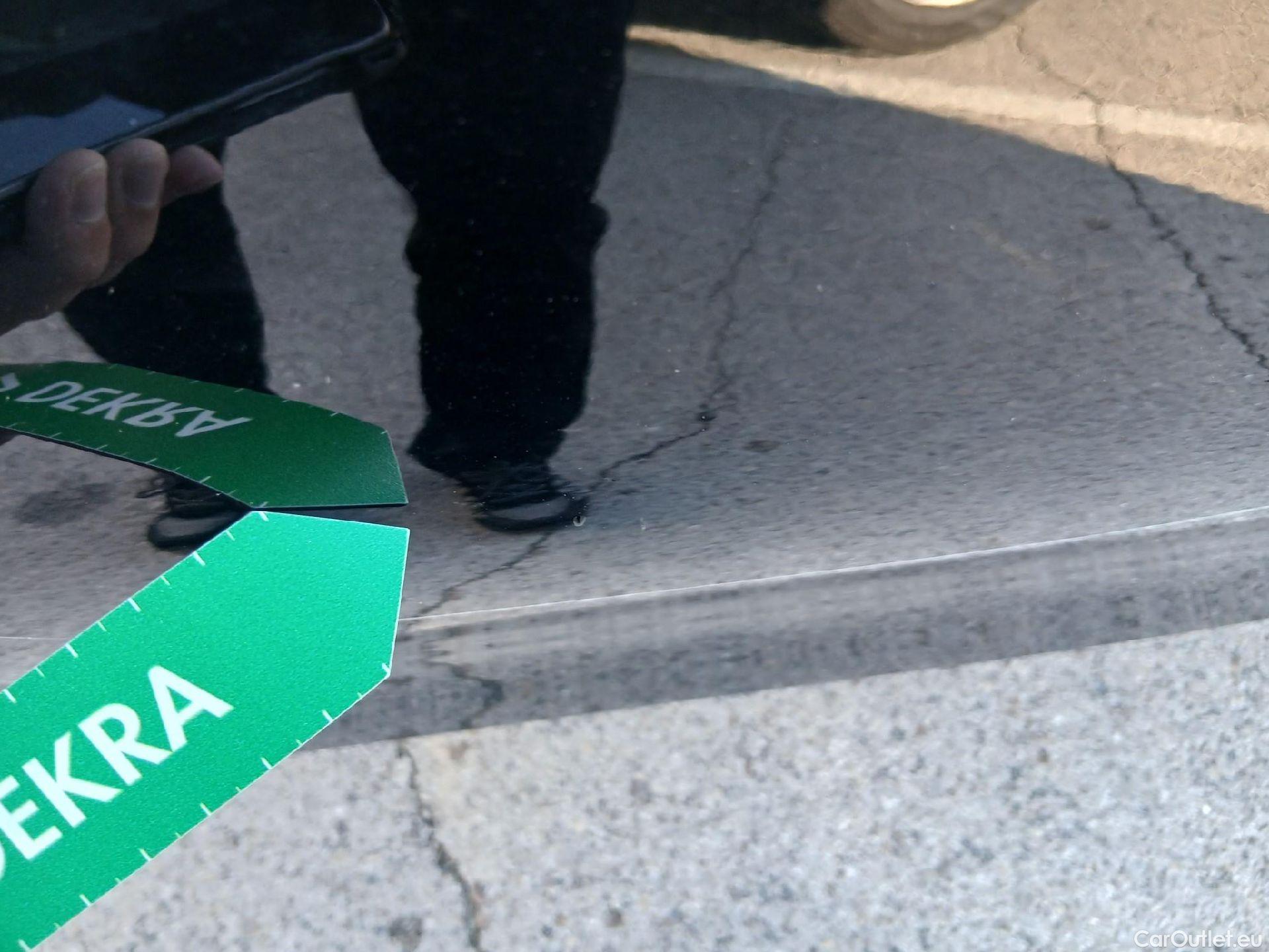  Bmw  Serie 3 BMW  / 2018 / 4P / sedán 318d Auto. #15