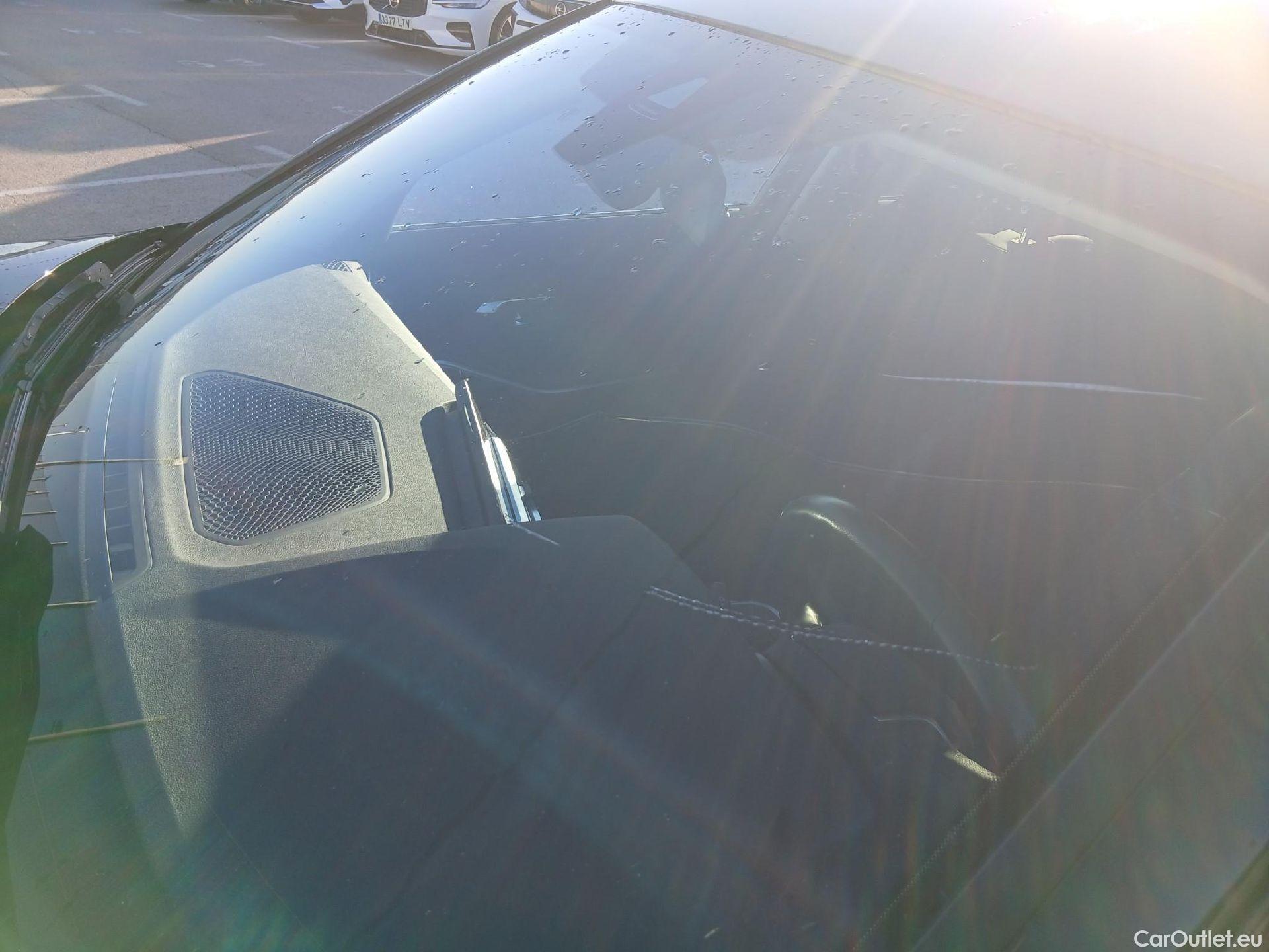  Bmw  Serie 3 BMW  / 2018 / 4P / sedán 318d Auto. #5