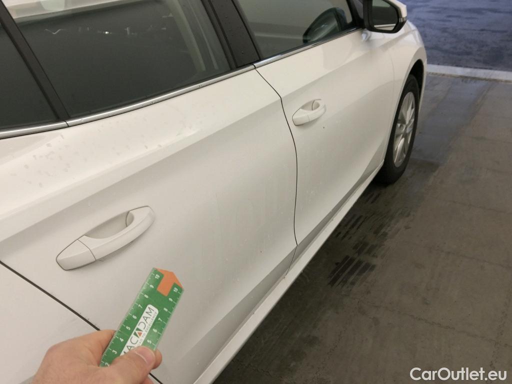  Skoda  Fabia SKODA  / 2021 / 5P / berlina con portón 1.0 TSI 70kW (95CV) Ambition (AC2) #4